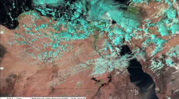 رياح مثيرة للأتربة تضرب الصعيد وسحب رعدية ممطرة في سماء القاهرة الكبرى